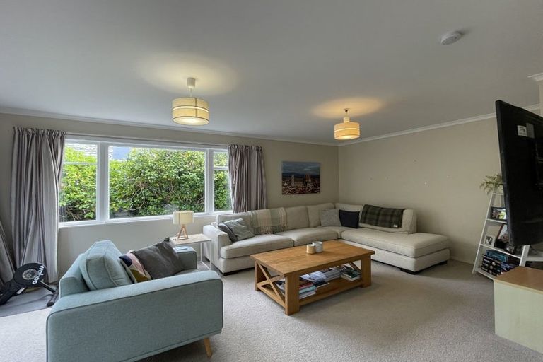 Photo of property in 15 Rossiter Street, Tawa, Wellington, 5028