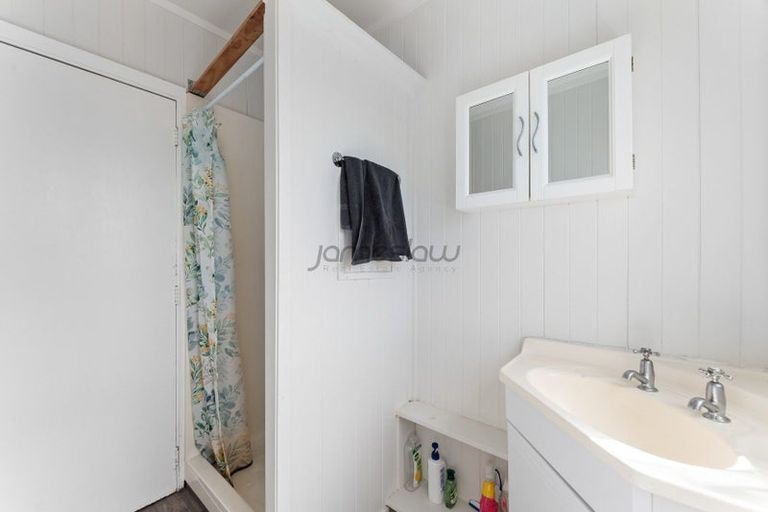 Photo of property in 44 Chippendale Crescent, Birkdale, Auckland, 0626