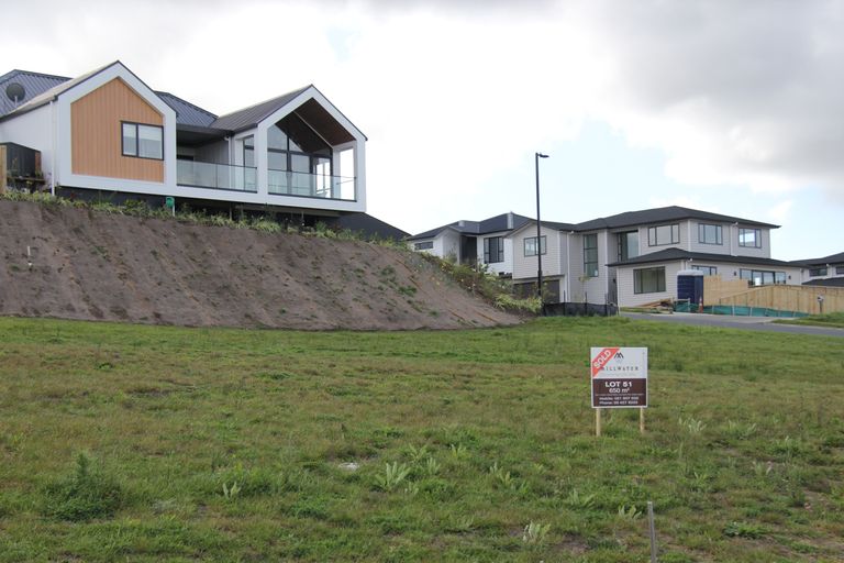 Photo of property in 120 Arran Point Parade, Orewa, 0931