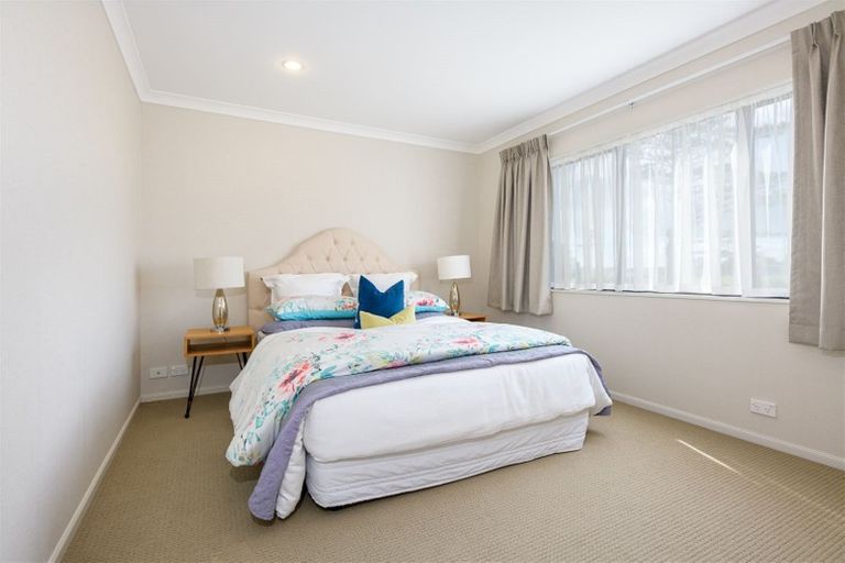 Photo of property in 72 Schnapper Rock Road, Schnapper Rock, Auckland, 0632