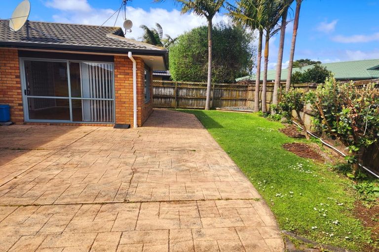 Photo of property in 8 Huntington Drive, Huntington Park, Auckland, 2013