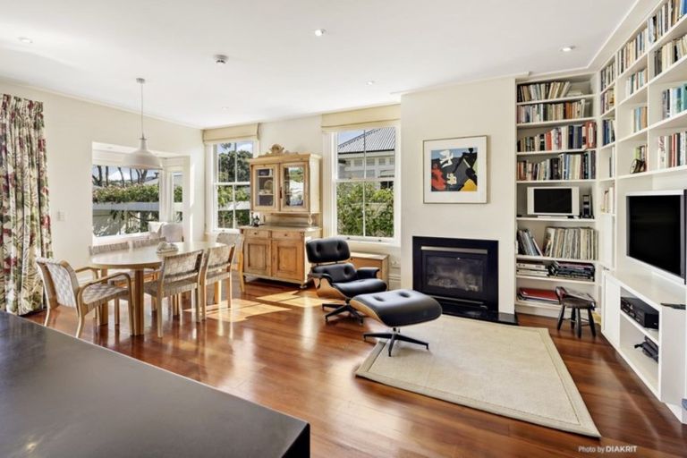 Photo of property in 18 Central Terrace, Kelburn, Wellington, 6012