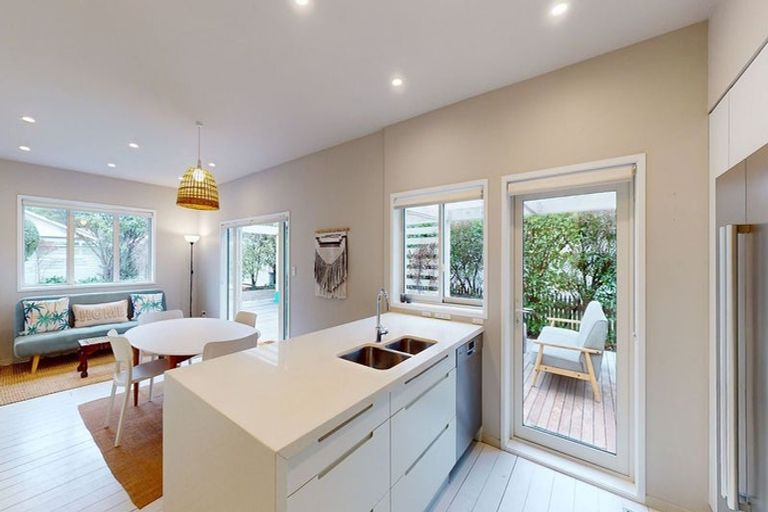 Photo of property in 143 Derwent Street, Island Bay, Wellington, 6023