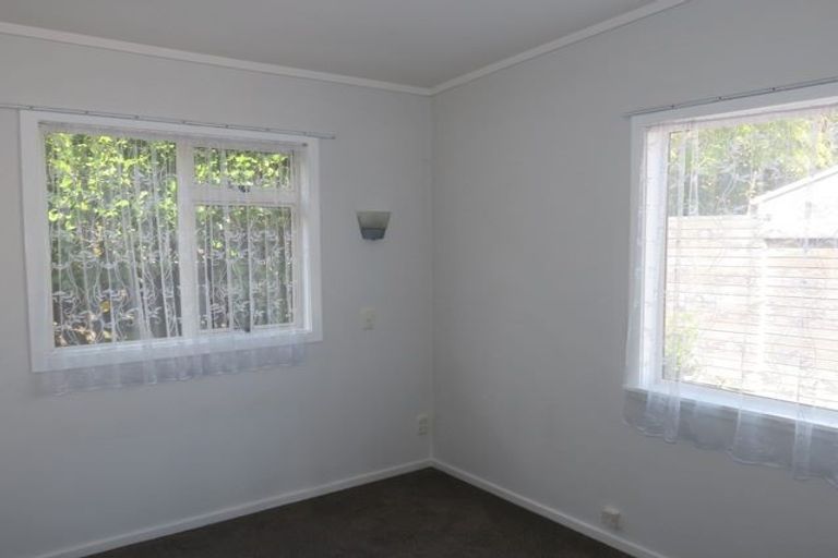 Photo of property in 23a Scarboro Terrace, Murrays Bay, Auckland, 0630