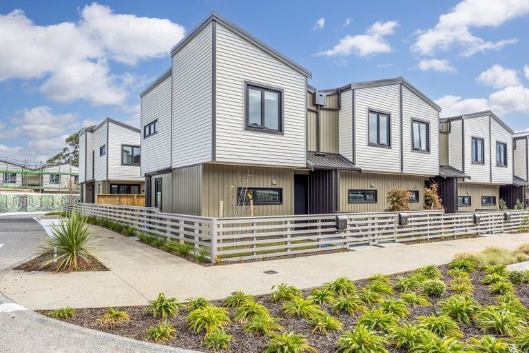 Photo of property in 62 Te Puketoka Lane, Mangere, Auckland, 2022