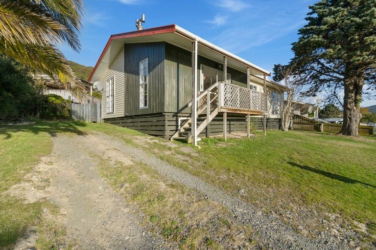 Photo of property in 1 Bunratty Grove, Wainuiomata, Lower Hutt, 5014