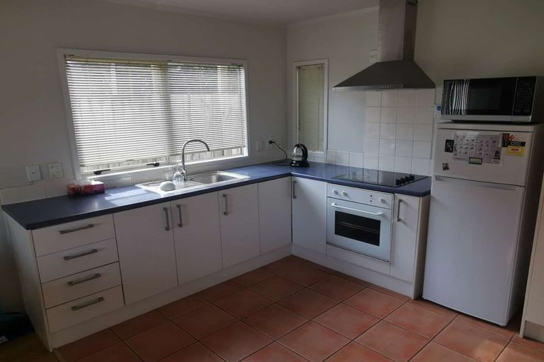 Photo of property in 2/242 Pakuranga Road, Pakuranga Heights, Auckland, 2010