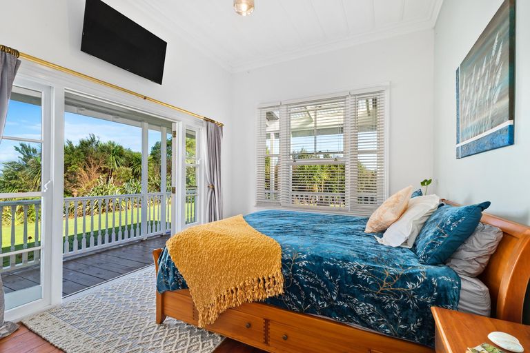 Photo of property in 73 Ranganui Road, Kaiwaka, 0573