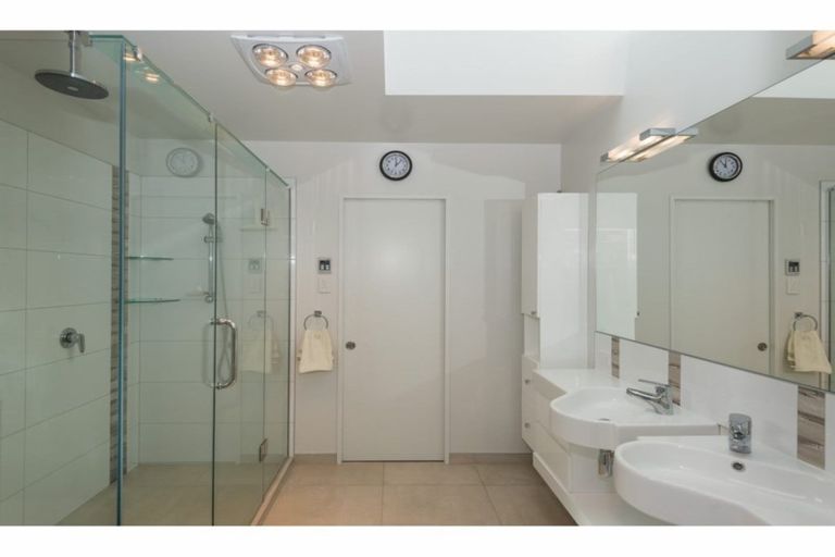 Photo of property in 43 Davaar Crescent, Broomfield, Christchurch, 8042