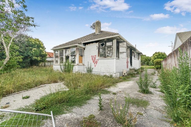 Photo of property in 24 Paul Crescent, Fairfield, Hamilton, 3214