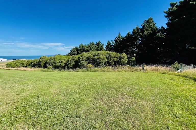 Photo of property in 9 Knoyle Road, Riversdale Beach, Masterton, 5872