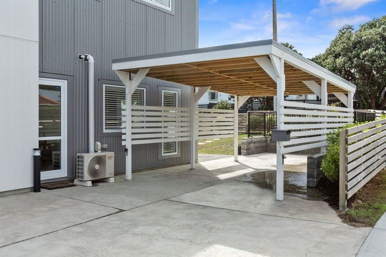 Photo of property in 1/1 Murphy Place, Titahi Bay, Porirua, 5022