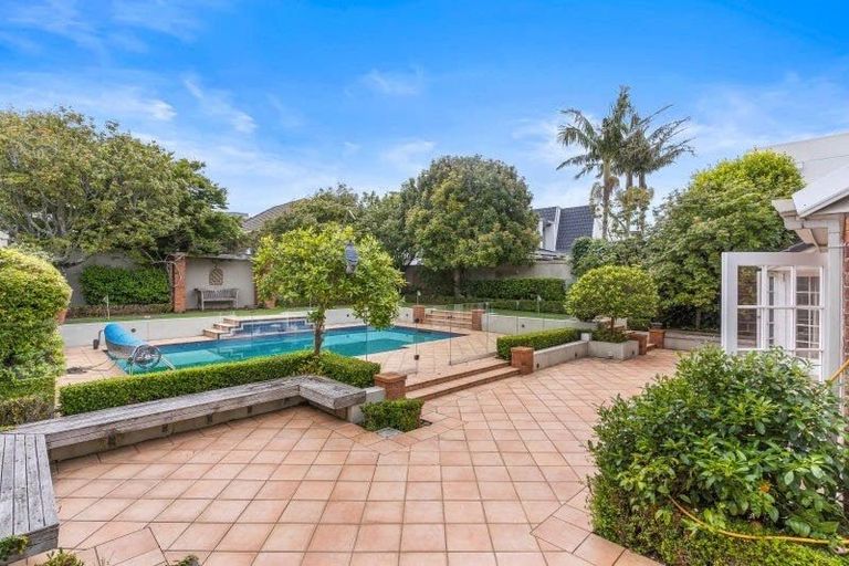 Photo of property in 206 Hurstmere Road, Takapuna, Auckland, 0622