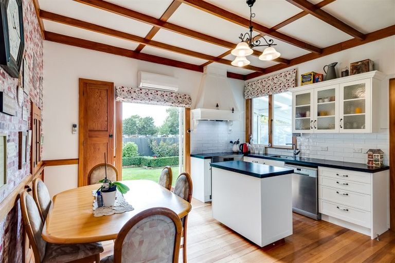 Photo of property in 130 Gloucester Street, Taradale, Napier, 4112