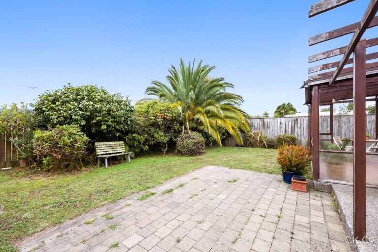 Photo of property in 2/18 Seddon Street, Wallaceville, Upper Hutt, 5018