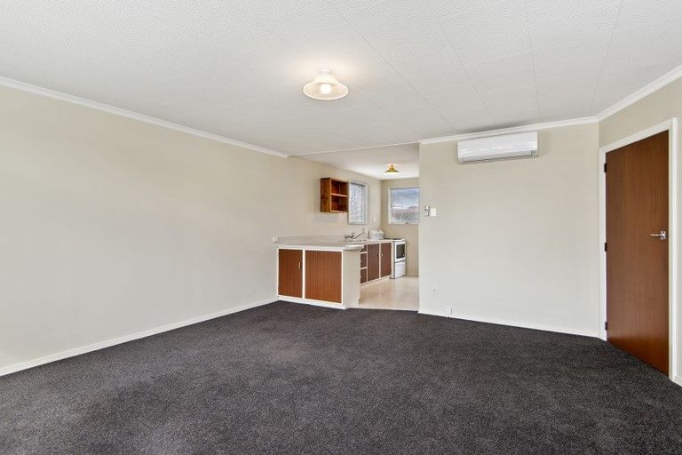 Photo of property in 2/109 Middlepark Road, Sockburn, Christchurch, 8042