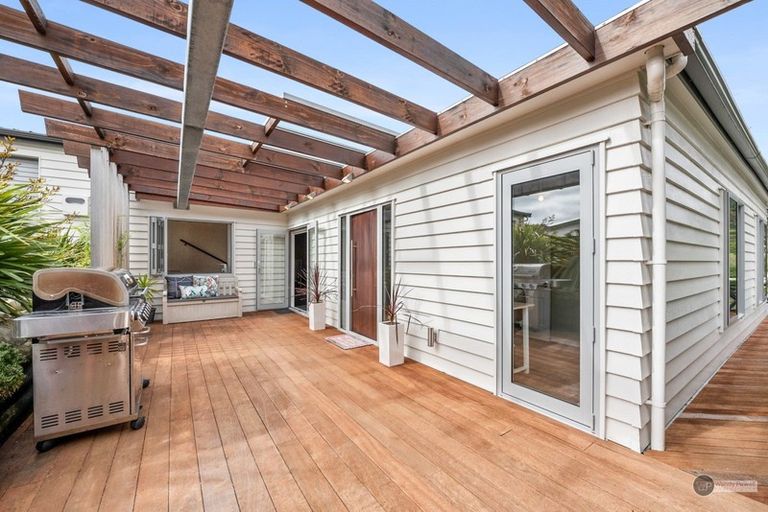 Photo of property in 23 Tapestry Grove, Silverstream, Upper Hutt, 5019