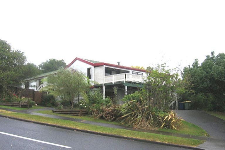 Photo of property in 3 Harper Street, Chatswood, Auckland, 0626