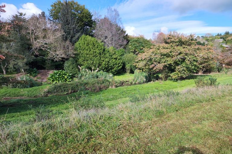 Photo of property in 24 Erlam Place, Matipo Heights, Rotorua, 3015