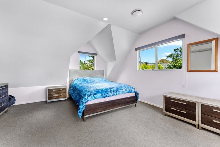 Photo of property in 8a Aplin Place, Birkdale, Auckland, 0626