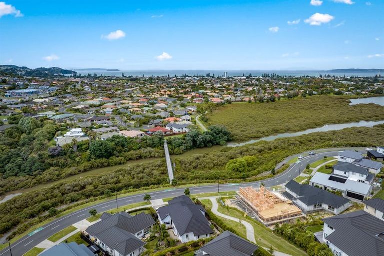 Photo of property in 96 Arran Point Parade, Orewa, 0931
