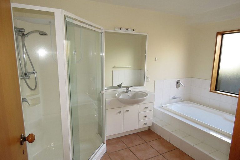 Photo of property in 4 Parkstone Avenue, Ilam, Christchurch, 8041