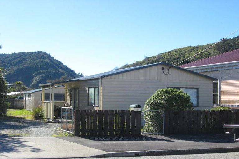 Photo of property in 3 Murray Street, Greymouth, 7805