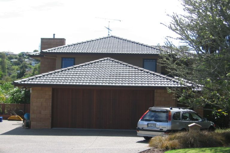 Photo of property in 15 Lyons Avenue, Murrays Bay, Auckland, 0630