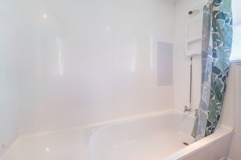 Photo of property in 6/100 Martin Street, Wallaceville, Upper Hutt, 5018