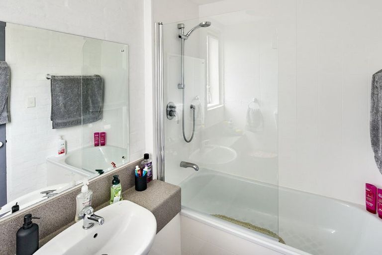 Photo of property in 141b Churton Drive, Churton Park, Wellington, 6037