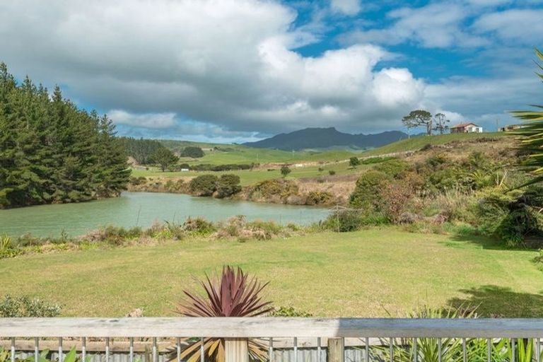 Photo of property in 12 Karioi Crescent, Raglan, 3225