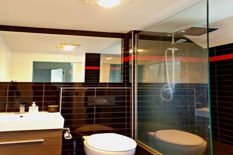 Photo of property in 10/65 Rangatira Road, Beach Haven, Auckland, 0626