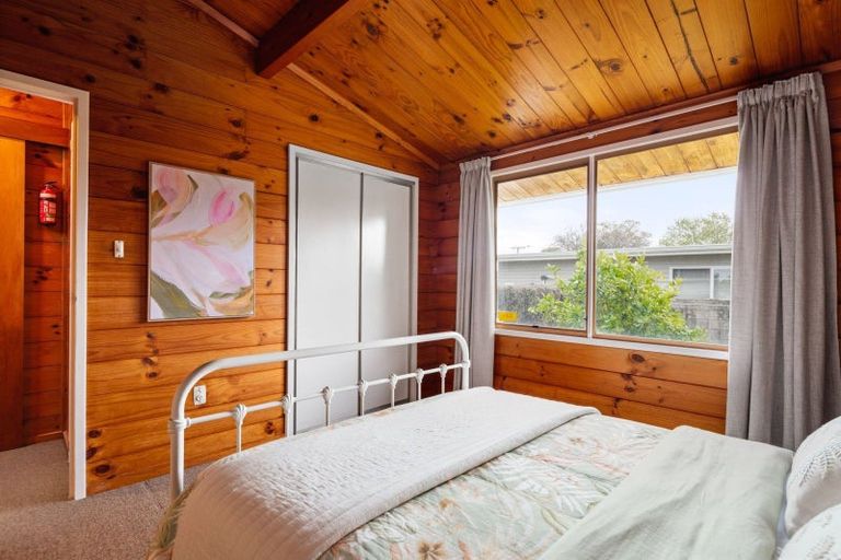 Photo of property in 15 Root Street, Gisborne, 4010