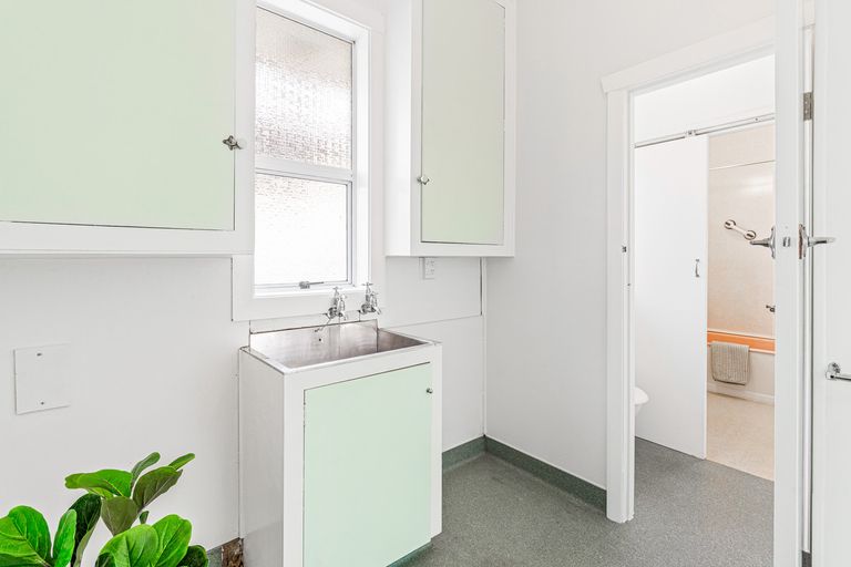 Photo of property in 57 Hargest Crescent, Saint Kilda, Dunedin, 9012