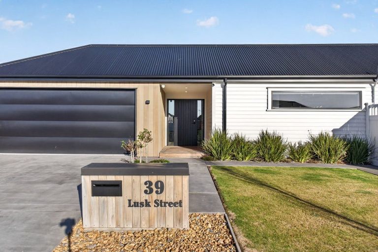 Photo of property in 39 Lusk Street, Rangiora, 7400