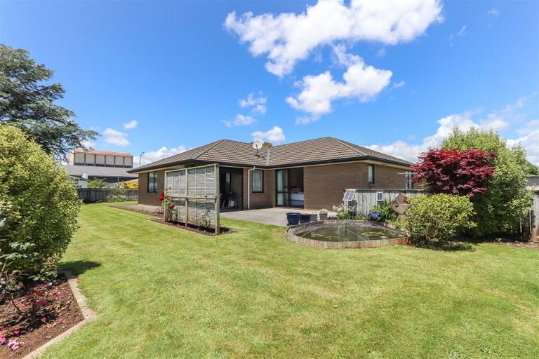 Photo of property in 16 Kahikatea Street, Inglewood, 4330