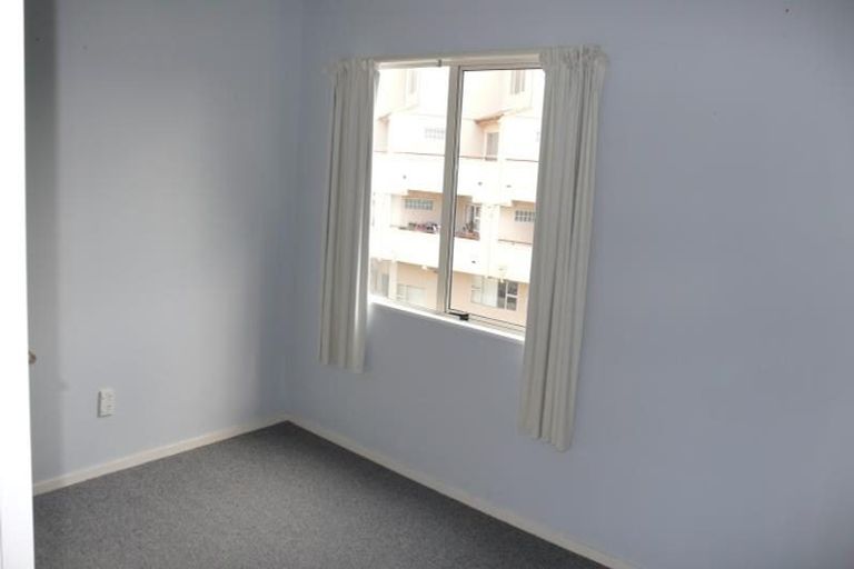 Photo of property in 2/268a Onewa Road, Birkenhead, Auckland, 0626