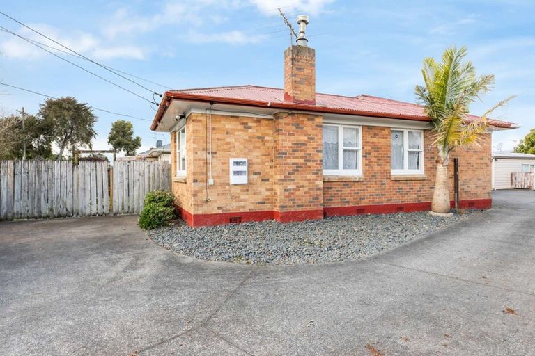 Photo of property in 8 Rollerson Street, Papakura, 2110