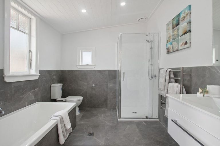 Photo of property in 32 Mellsop Avenue, Waiuku, 2123