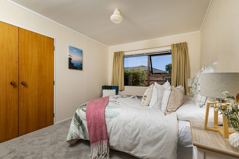 Photo of property in 37 Pine Road, Orewa, 0931