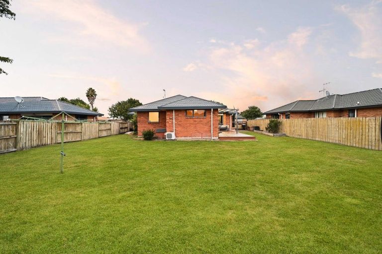 Photo of property in 26 Aldershot Place, Nawton, Hamilton, 3200