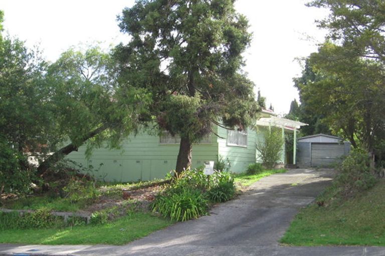 Photo of property in 32 Makora Road, Massey, Auckland, 0614