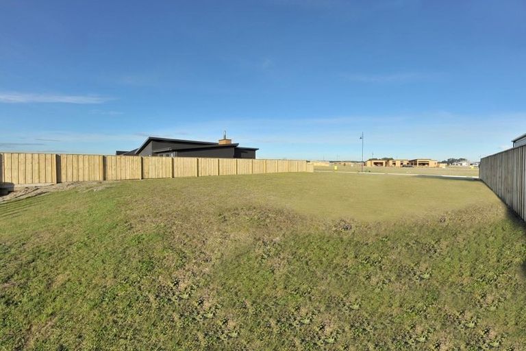 Photo of property in 47 Te Hurunui Drive, Pegasus, 7612