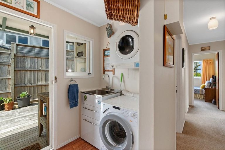 Photo of property in 13 Chatham Avenue, Paremoremo, Auckland, 0632