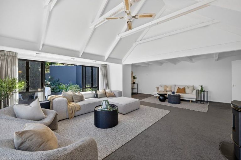 Photo of property in 25 Lookaway Place, Huntsbury, Christchurch, 8022