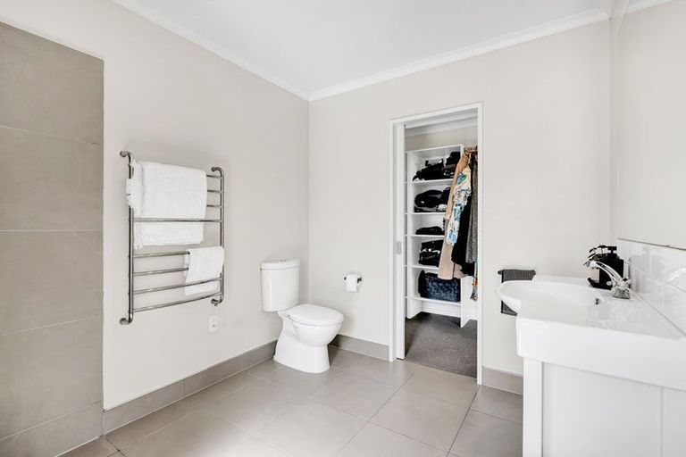 Photo of property in 167 Henwood Road, Paraite, New Plymouth, 4372