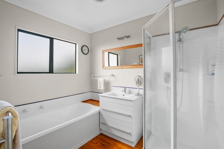 Photo of property in 397 Mangorei Road, Merrilands, New Plymouth, 4312