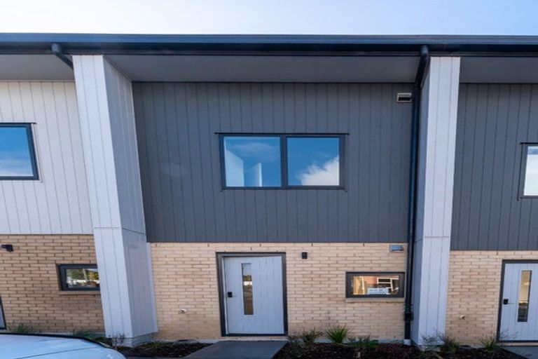 Photo of property in 5 Jabuka Street, Glen Eden, Auckland, 0602