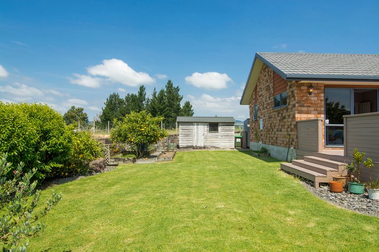 Photo of property in 2 Waterside Drive, Pyes Pa, Tauranga, 3112
