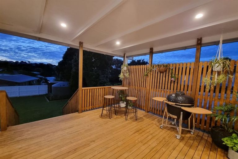 Photo of property in 75 Brian Crescent, Stanmore Bay, Whangaparaoa, 0932